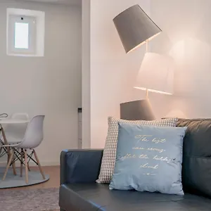 brand-new-downtown-apartment.hotels-lisbon-portugal.com/
